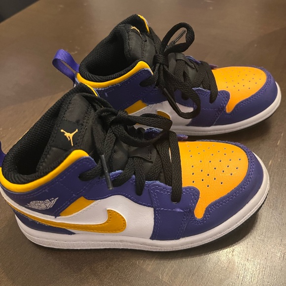 Toddler Air Jordans - Picture 1 of 12